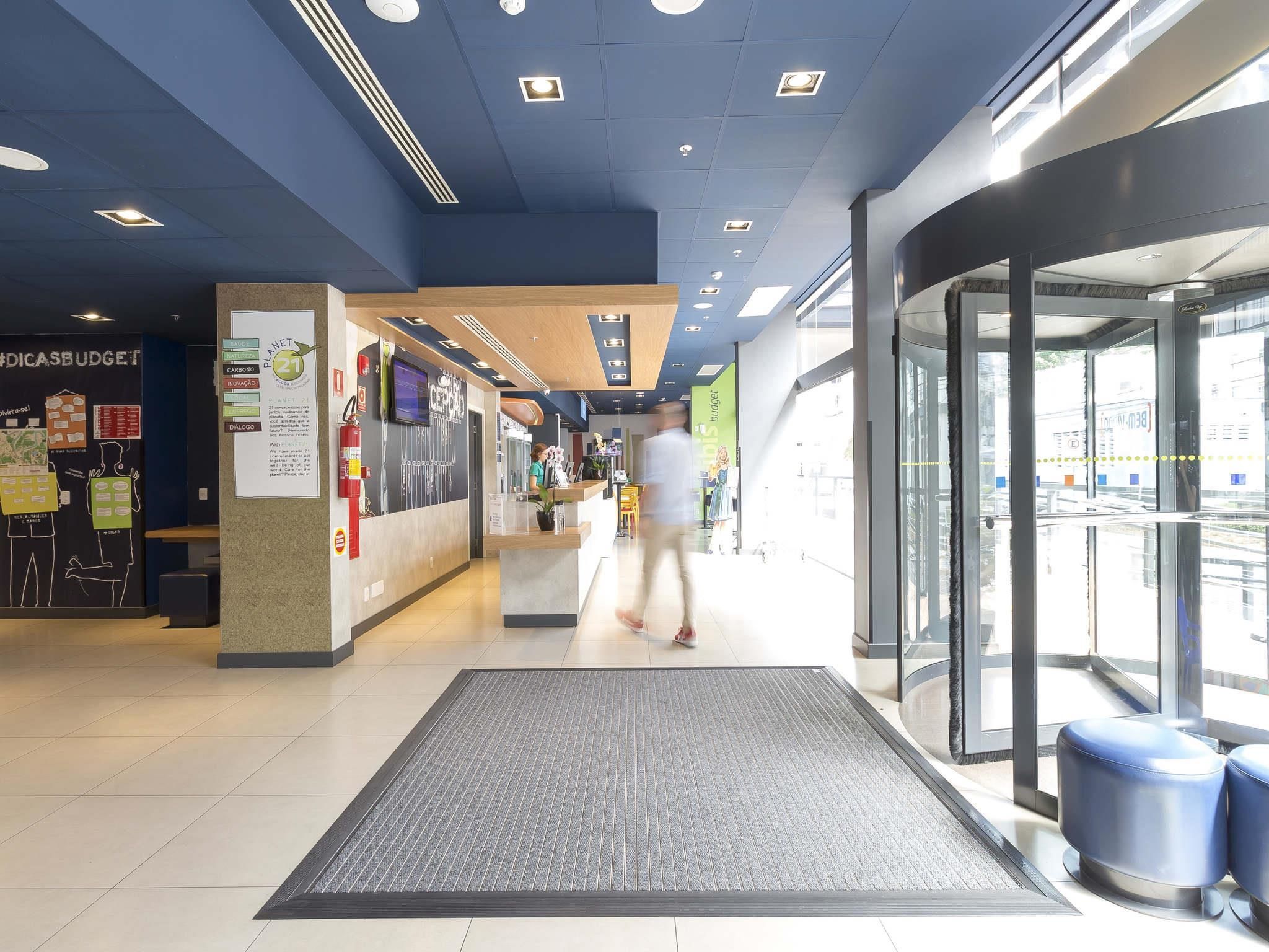 ibis budget Blumenau - Blumenau - Shop