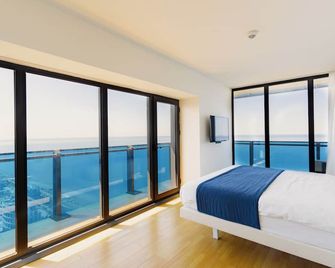 Eleven Way Apartments - Batumi - Bedroom