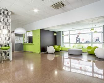 Residencia Universitaria Resa Blas De Otero - בילבאו - לובי