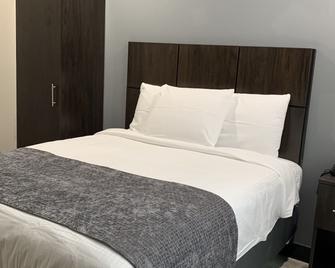 Alden Hotel - Bronx - Bedroom