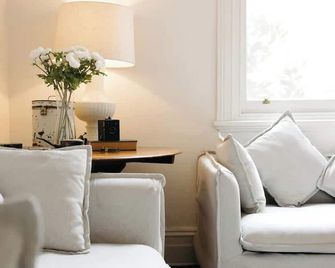 Luxurious terrace home in heart of Bendigo - Bendigo - Living room