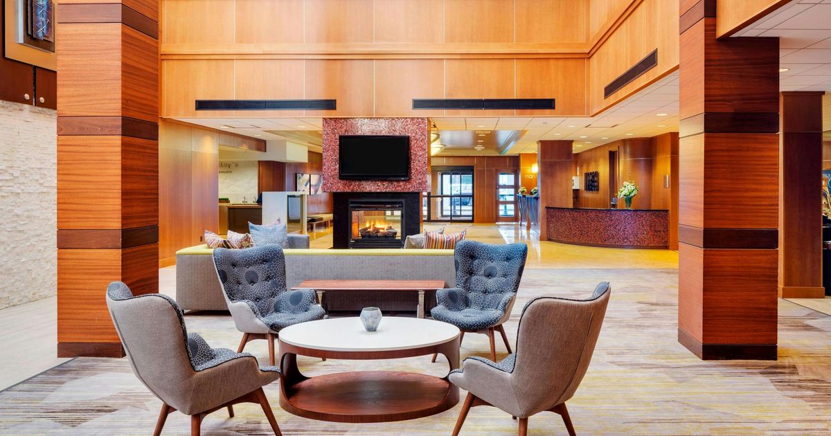 Courtyard by Marriott Boston Logan Airport, Boston | HotelsCombined