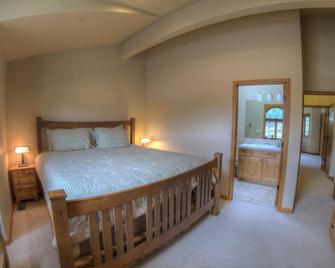 Mountain Charm Minutes from Vail & Beaver Creek - Minturn - Bedroom
