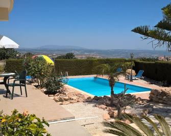Kapsalia Holiday Villas - Pissouri - Basen