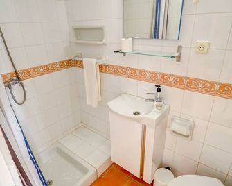 Gladiator Apartment by Hello Homes Sitges - Sitges - Bad
