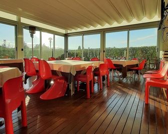 Lh Hotel Arca Street Art - Spoleto - Restaurante