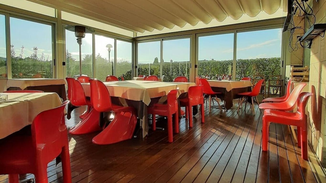 Lh Hotel Arca Street Art