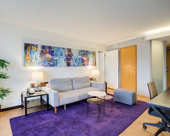 Guam Plaza Resort - Tamuning - Olohuone
