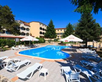 Hotel Naslada - Balchik - Pool