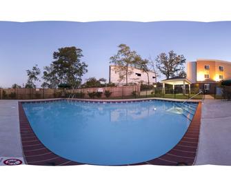 Candlewood Suites Hot Springs - Hot Springs - Pool