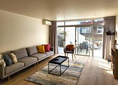 U Suites on Jessie - Wellington - Living room