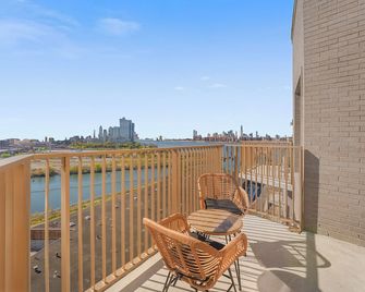 Luxury 3bed/2bath with private outdoor deck. - بروكلين - شرفة