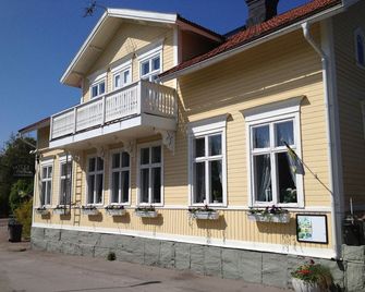 Hotell Floras Trädgård - Öregrund - Building