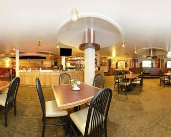 Howard Johnson by Wyndham Benton Harbor - Benton Harbor - Restaurant