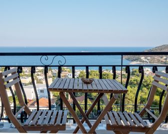 Pefkides Aegina Boutique Apartments - Aegina - Balkón