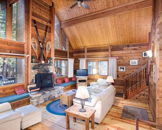 Cedar Chalet - Wawona - Sala de estar