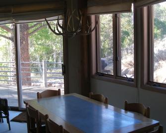 Lundy House - Lundy Canyon - Lee Vining - Comedor