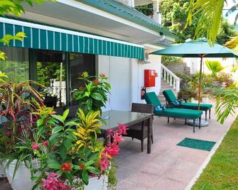 Hanneman Holiday Residence - Beau Vallon - Patio