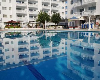 Europa Family Apartments - Blanes