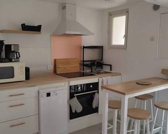 Le Bangorcoon Duplex Véro - Montereau-Fault-Yonne - Kitchen