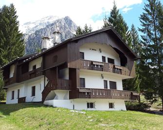 Attic room in San Vito di Cadore - San Vito Di Cadore - Bâtiment