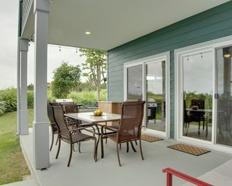 The Aloha Green House Retreat with Ocean Views! - Naalehu - Patio