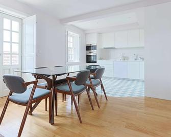 Downtown Charming Apartments Apartamento Ponte - Chaves - Dining room