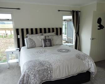 5 Acres B&B - Tokoroa - Bedroom