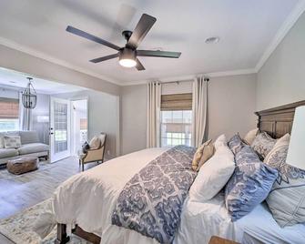 Stunning Oklahoma Home about 3 Mi to Spiro Mounds - Pocola - Bedroom