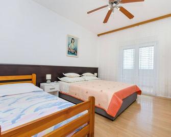 Apartment Ivka - Igrane - Habitación