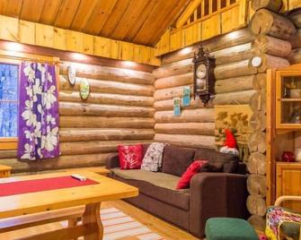 Holiday Home Keskiniemi by Interhome - Taivalkoski - Sala de estar