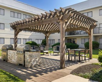 Homewood Suites by Hilton Indianapolis Carmel - Carmel - Building