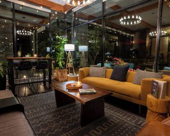 Oswego Hotel - Victoria - Lounge