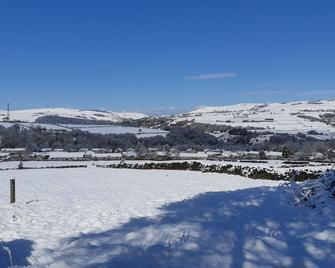 Greave Farmhouse 3-bed Cottage in Todmorden - Todmorden - Vista del exterior