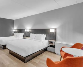 Seven Oaks Hotel Regina, SureStay Collection by Best Western - רגינה - חדר שינה