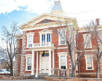 China Mary Inn: \'China Mary Casita\' w/Courtyard views - Tombstone - Building
