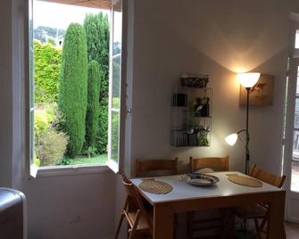 Appartement à 100 m du village de porquerolles - Hyerès - Comedor
