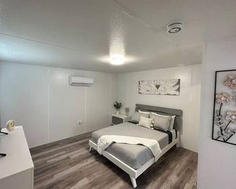 Welcome To MI Little Casita With Wifi, Ac In Private Place In Seffner - 세프너 - 침실