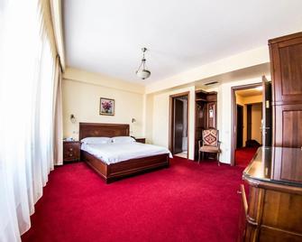 The Elite - Oradea's Legendary Hotel - Oradea - Bedroom