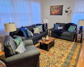 1609 Esteban St New Orleans Arabi - Arabi - Living room