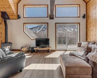 SPA Montagne Table de babyfoot - Le Pionnier - Saint-Philémon - Salon