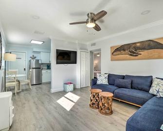 Indian Rocks Beach Duplex, Close to Beaches! - Clearwater Beach - Sala de estar