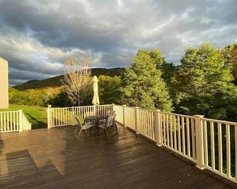 Lodge Hotel H6 · Hotel Resort Condo at Loon Mtn! Amazing amenties! - Lincoln - Balcony