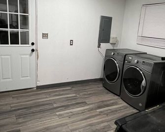 Home Away From Home - Hereford - Prádelna