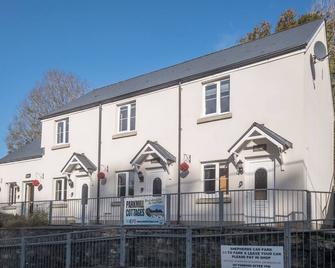 Rhossili Holiday Cottage - 2 Bedroom - Parkmill - Pennard - Building
