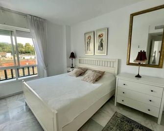 Stunning 2Bed Apartment in Marbella - Pto Banus - Marbella - Habitació