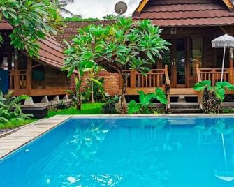Halumba Eco Villa Bali - Tejakula - Pool