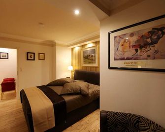 Golden Apartments - Essen - Bedroom