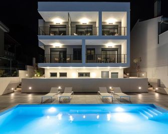 Cove Suites - Nea Iraklitsa - Piscina