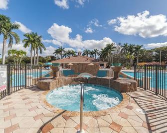 Relaxing Townhome in Bella Terra Community - Estero - Pool